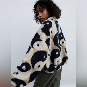 Urban Outfitters size S Yin and Yang Sherpa Zip Up